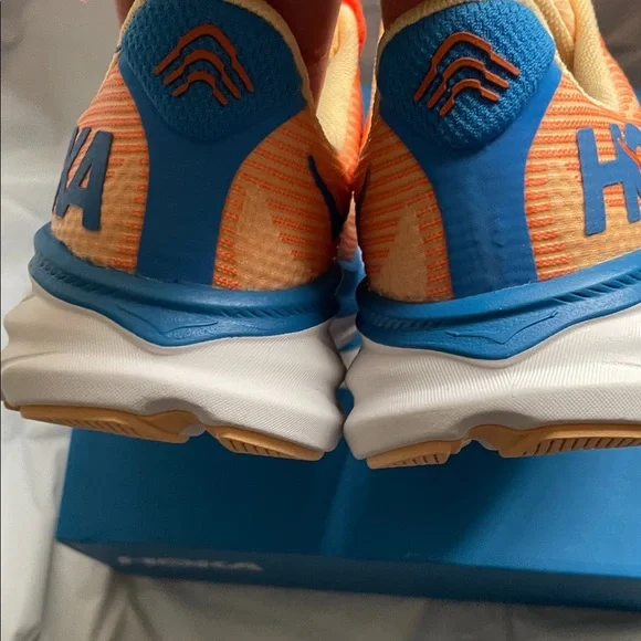 Hoka Y Clifton 9 Youth Sneakers in Orange and Blue Size-7 MD NWT - Picture 9 of 12